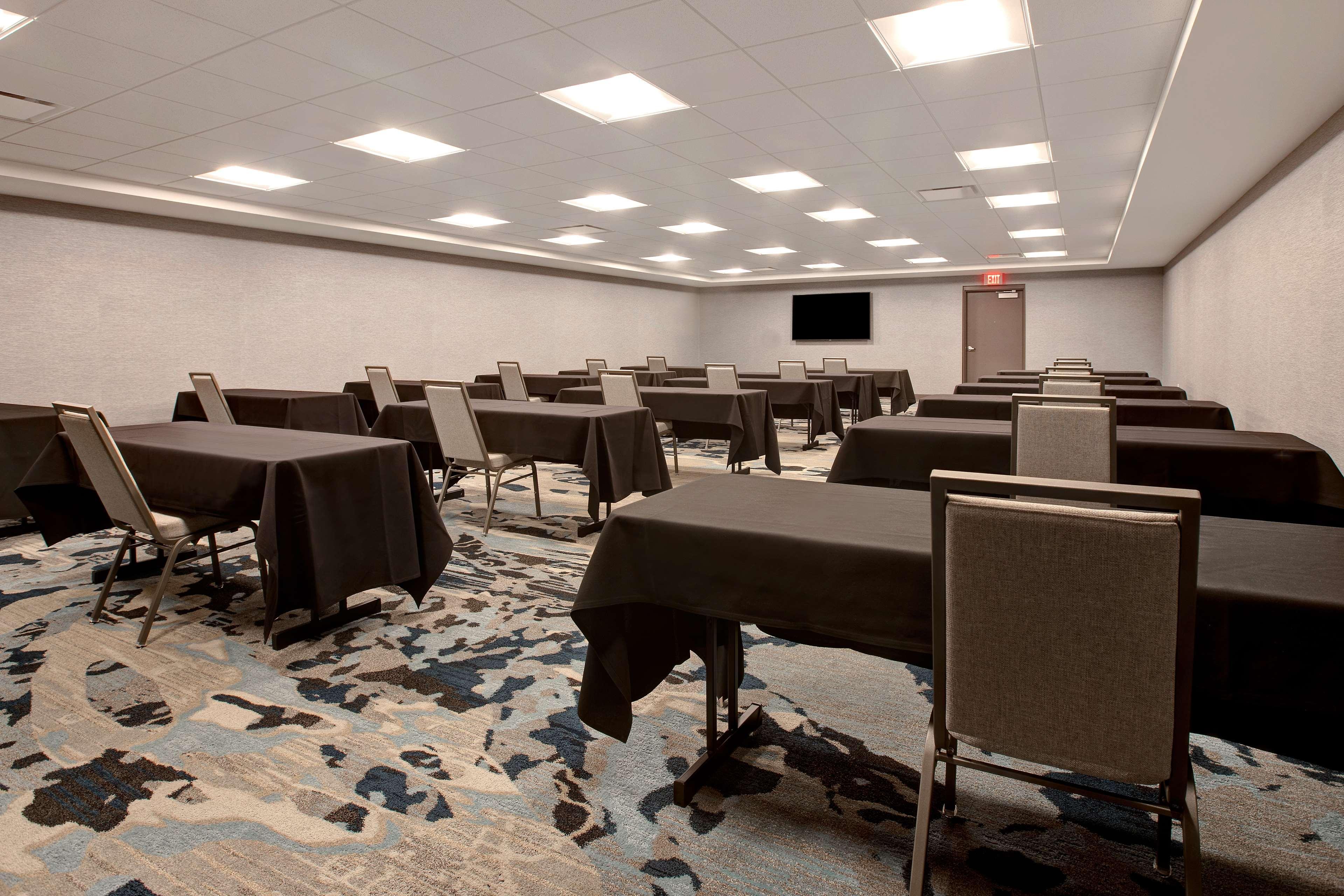 Embassy Suites By Hilton Rockford Riverfront Eksteriør billede