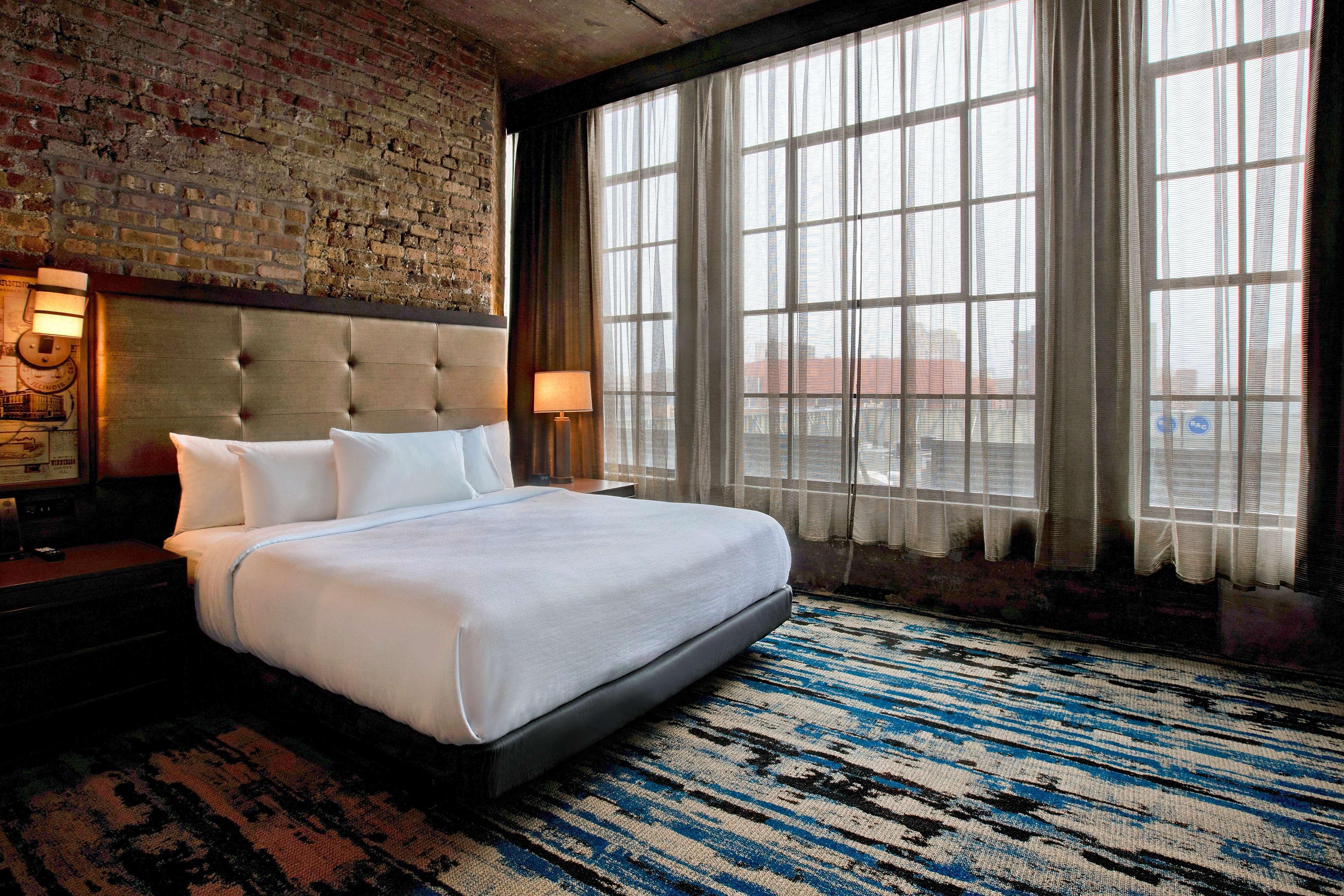 Embassy Suites By Hilton Rockford Riverfront Eksteriør billede