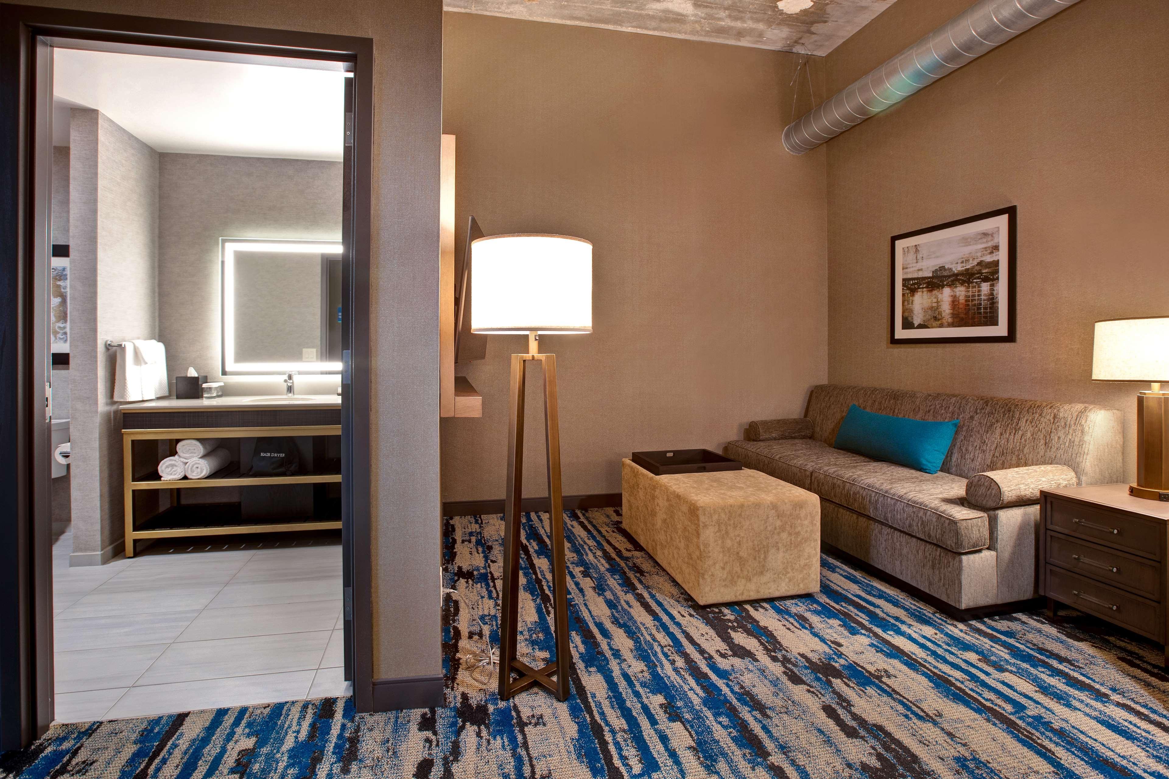 Embassy Suites By Hilton Rockford Riverfront Eksteriør billede