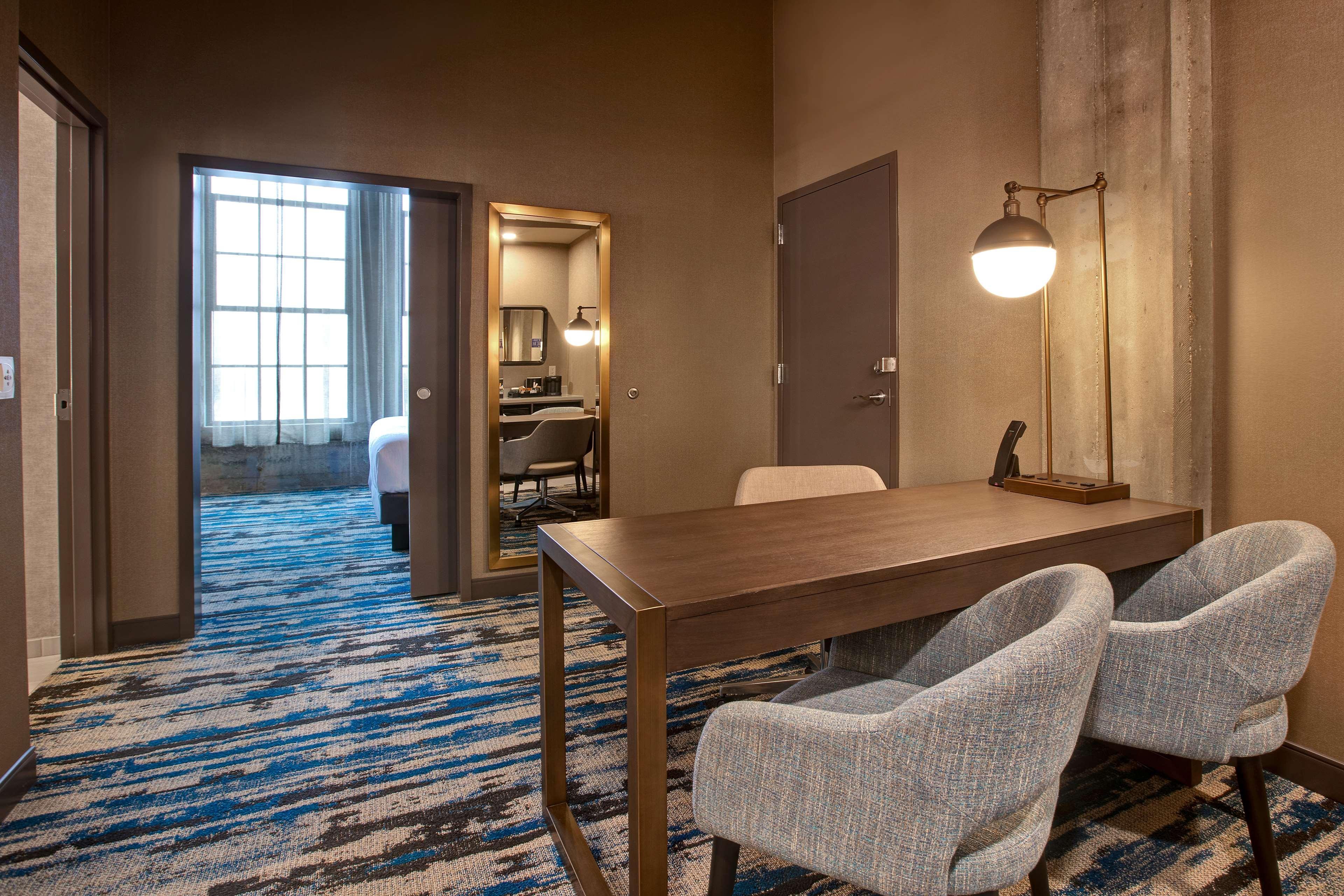 Embassy Suites By Hilton Rockford Riverfront Eksteriør billede