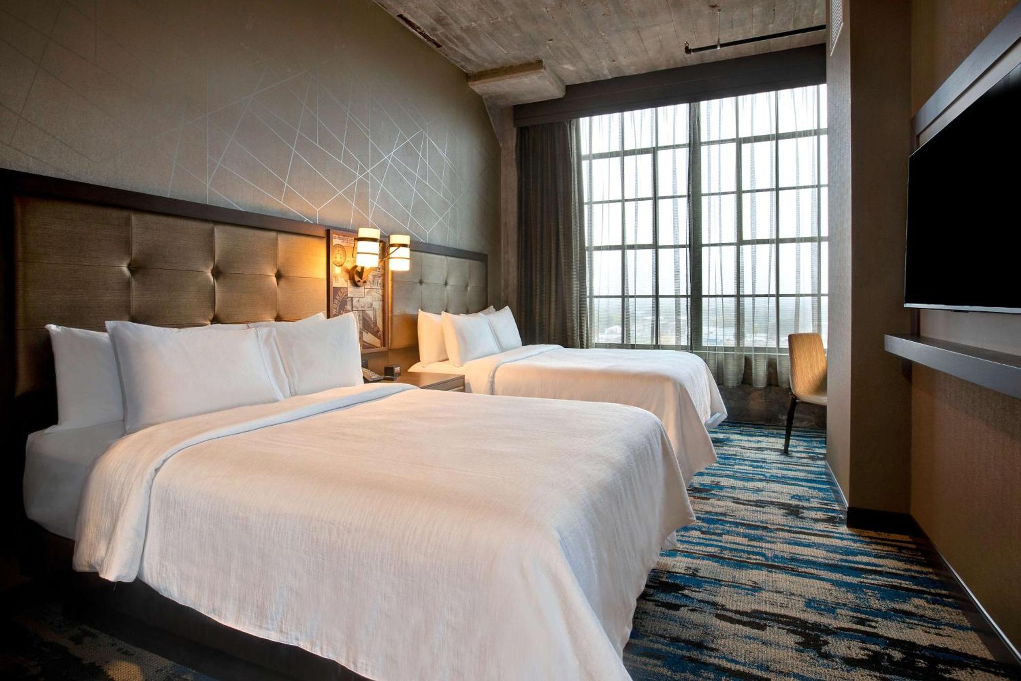 Embassy Suites By Hilton Rockford Riverfront Eksteriør billede