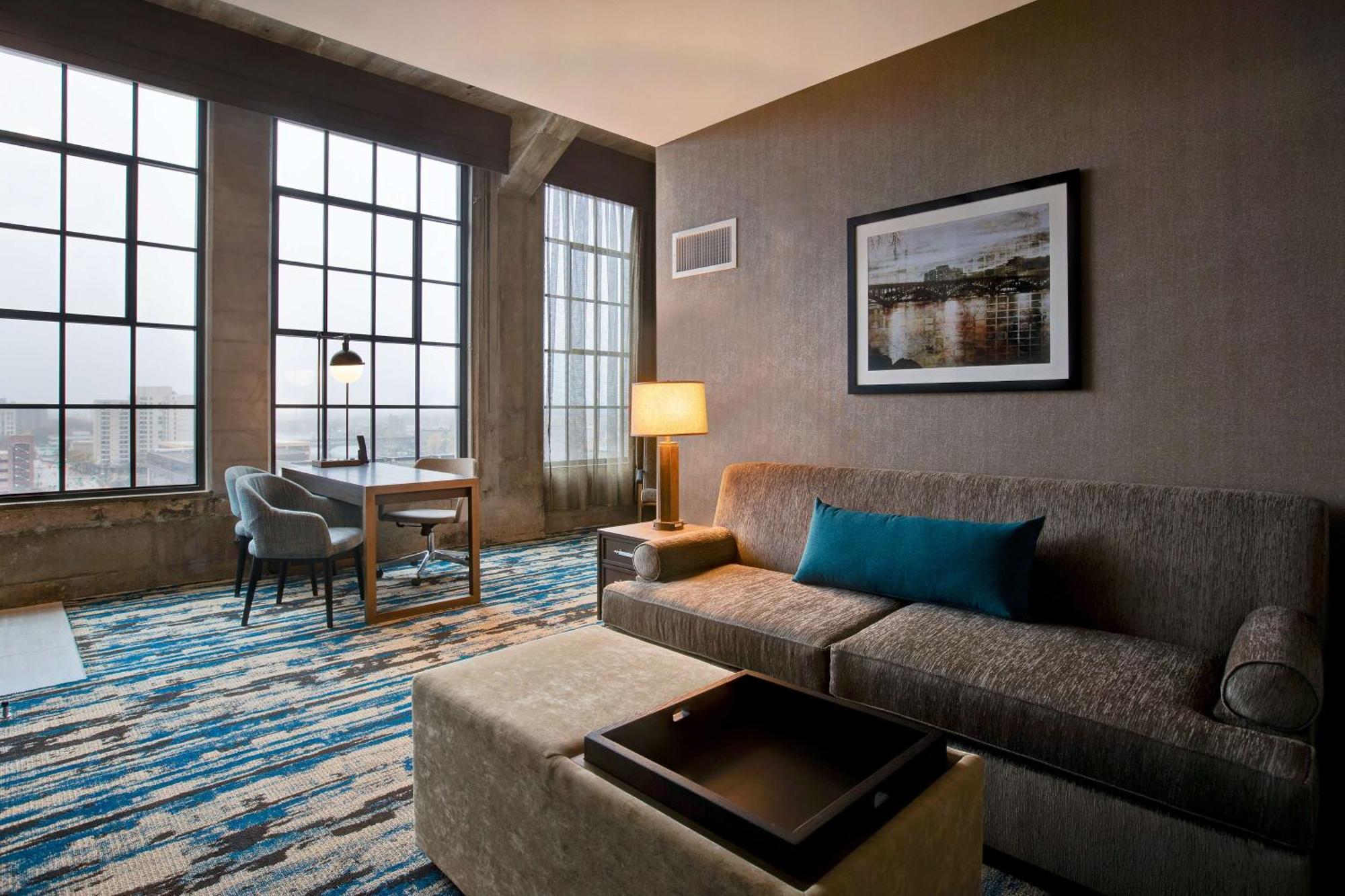 Embassy Suites By Hilton Rockford Riverfront Eksteriør billede
